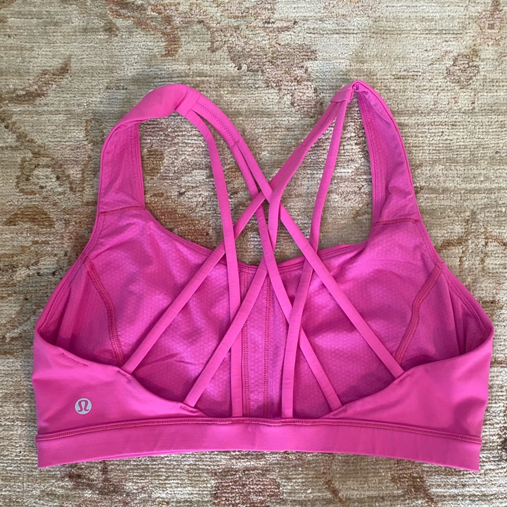 Lululemon sports bra. No size tag but size 10